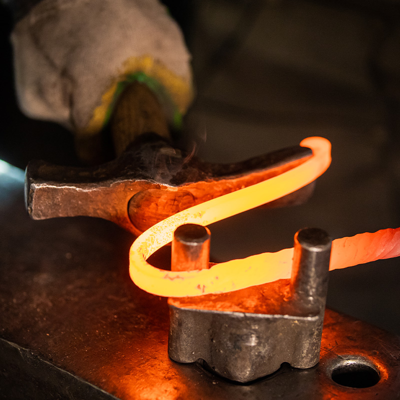 Lavorazione ferro battuto rovente